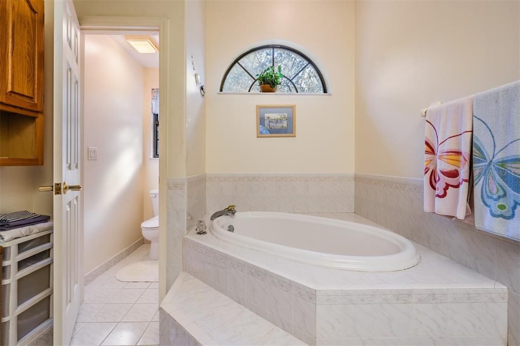 For Sale: $815,000 (4 beds, 3 baths, 2993 Square Feet)