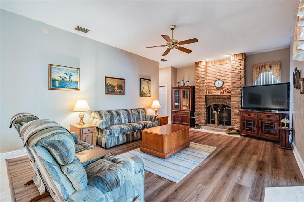 For Sale: $815,000 (4 beds, 3 baths, 2993 Square Feet)