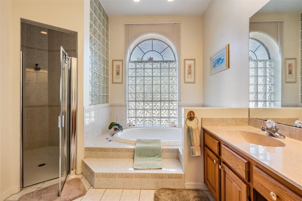 For Sale: $815,000 (4 beds, 3 baths, 2993 Square Feet)