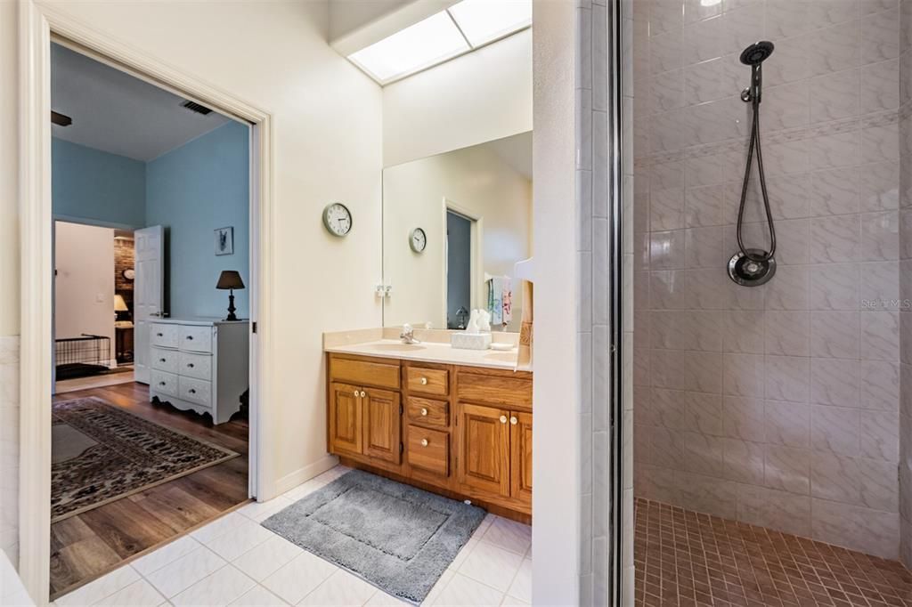 For Sale: $815,000 (4 beds, 3 baths, 2993 Square Feet)