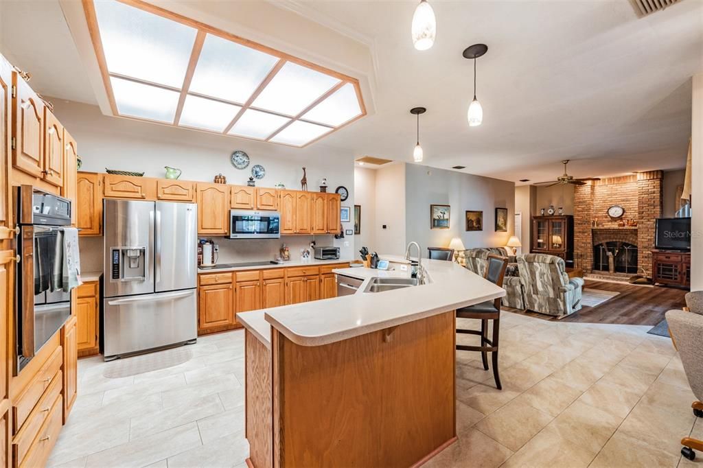 For Sale: $815,000 (4 beds, 3 baths, 2993 Square Feet)