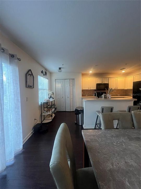 待售: $326,000 (3 贝兹, 2 浴室, 1914 平方英尺)