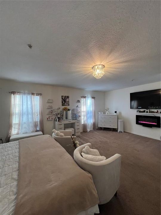 待售: $326,000 (3 贝兹, 2 浴室, 1914 平方英尺)