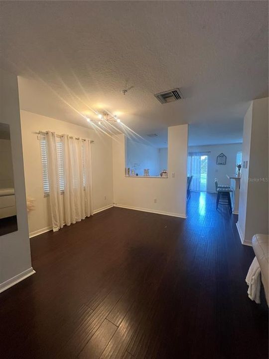 待售: $326,000 (3 贝兹, 2 浴室, 1914 平方英尺)