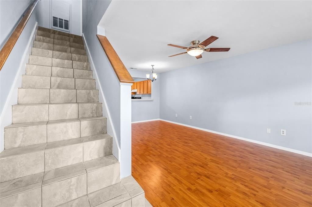 待售: $219,000 (2 贝兹, 2 浴室, 1185 平方英尺)