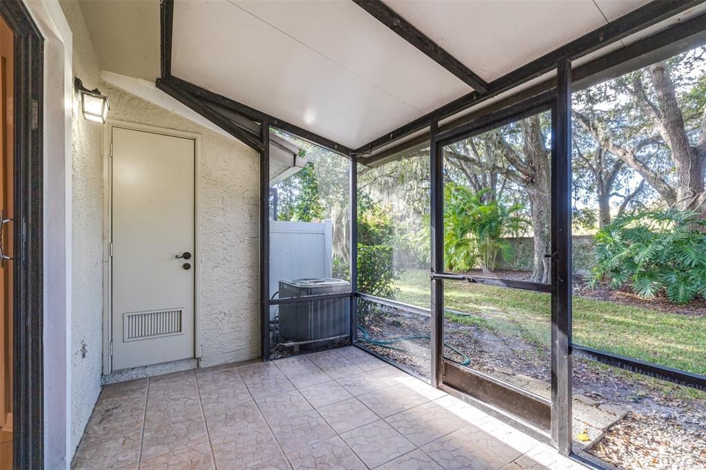 待售: $219,000 (2 贝兹, 2 浴室, 1185 平方英尺)