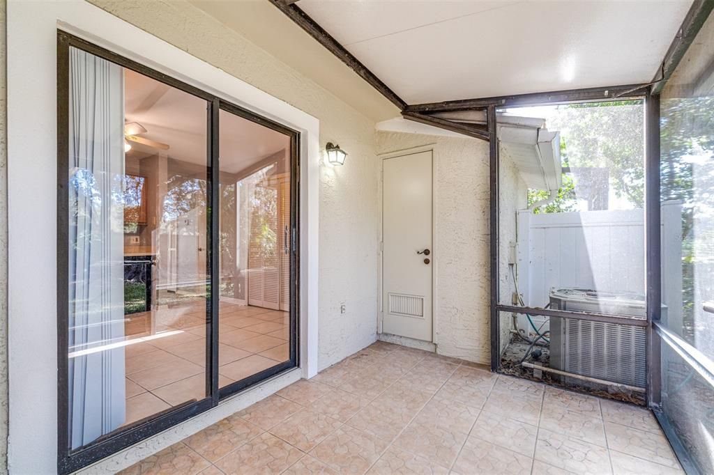 待售: $219,000 (2 贝兹, 2 浴室, 1185 平方英尺)