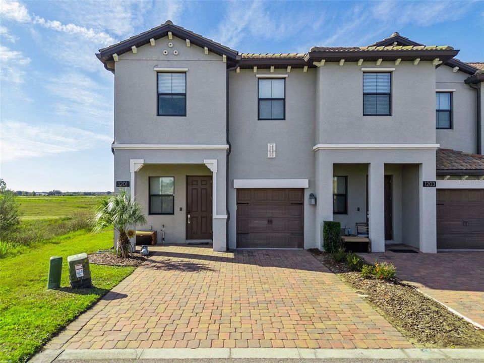 На продажу: $319,900 (3 спален, 2 ванн, 1881 Квадратных фут)