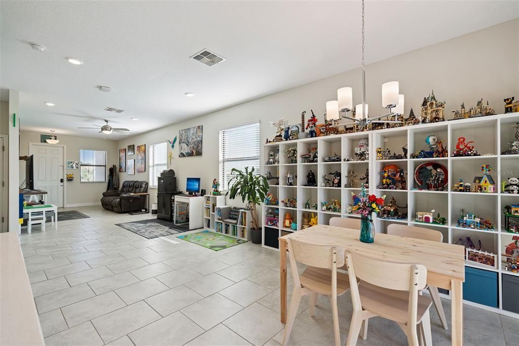 На продажу: $319,900 (3 спален, 2 ванн, 1881 Квадратных фут)