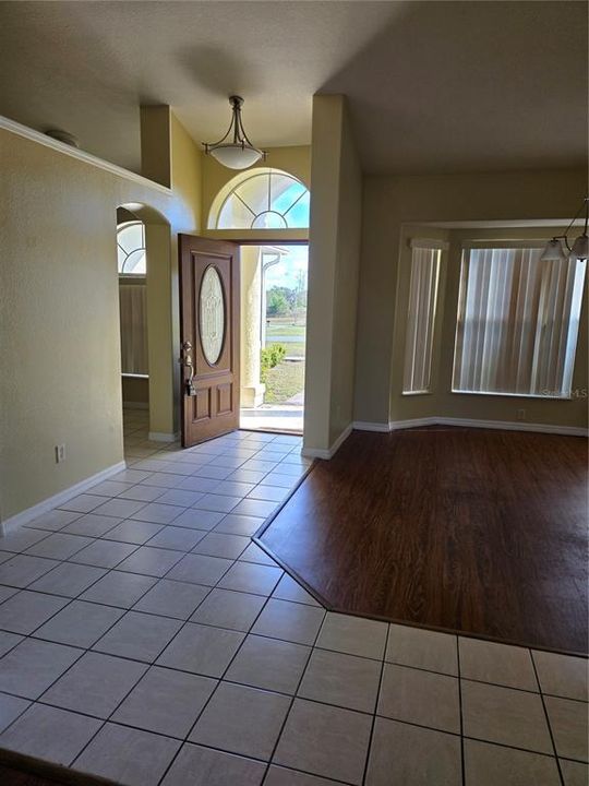 出租: $2,300 (4 贝兹, 3 浴室, 2189 平方英尺)