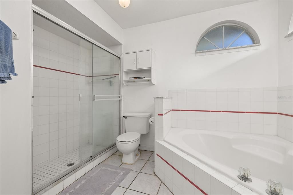 En Venta: $375,000 (3 camas, 2 baños, 1800 Pies cuadrados)