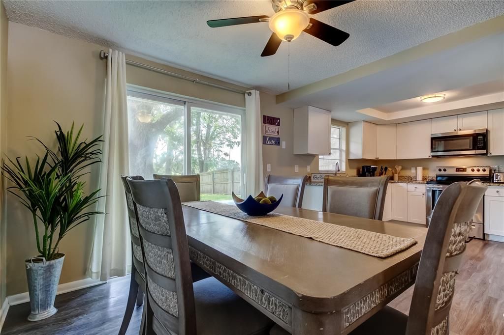 В аренду: $2,600 (3 спален, 2 ванн, 1262 Квадратных фут)