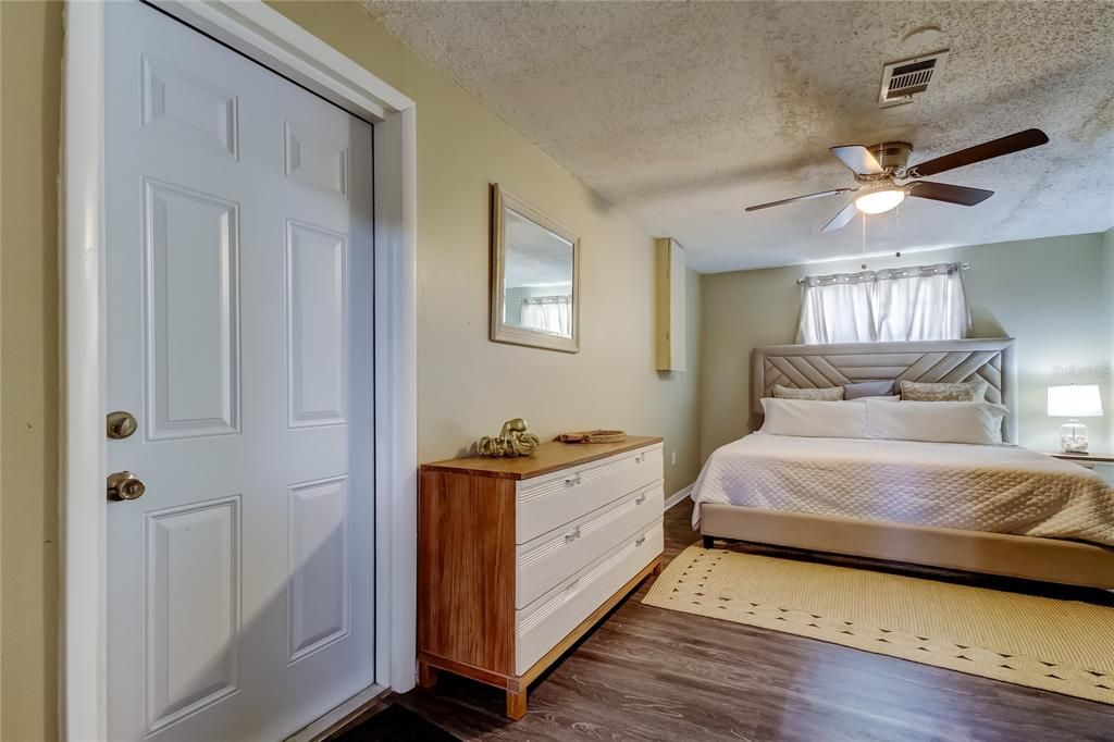 В аренду: $2,600 (3 спален, 2 ванн, 1262 Квадратных фут)