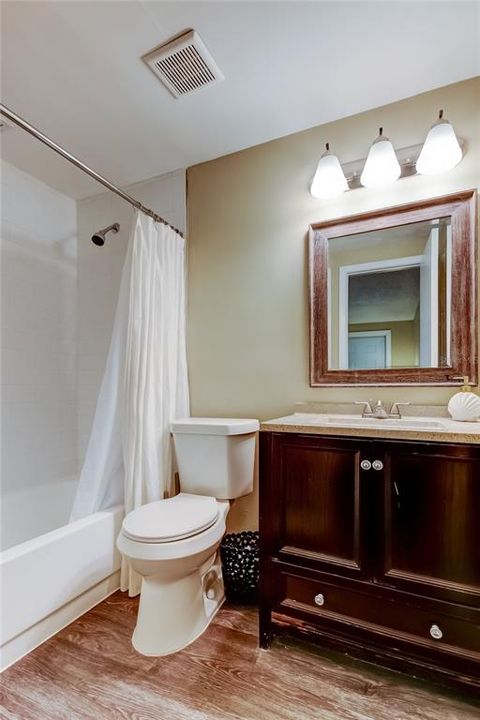 В аренду: $2,600 (3 спален, 2 ванн, 1262 Квадратных фут)