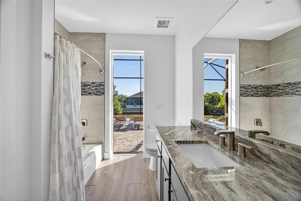 En Venta: $825,000 (3 camas, 2 baños, 2178 Pies cuadrados)