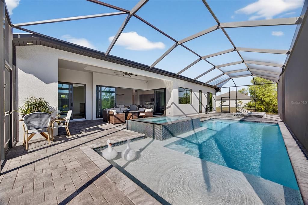 En Venta: $825,000 (3 camas, 2 baños, 2178 Pies cuadrados)