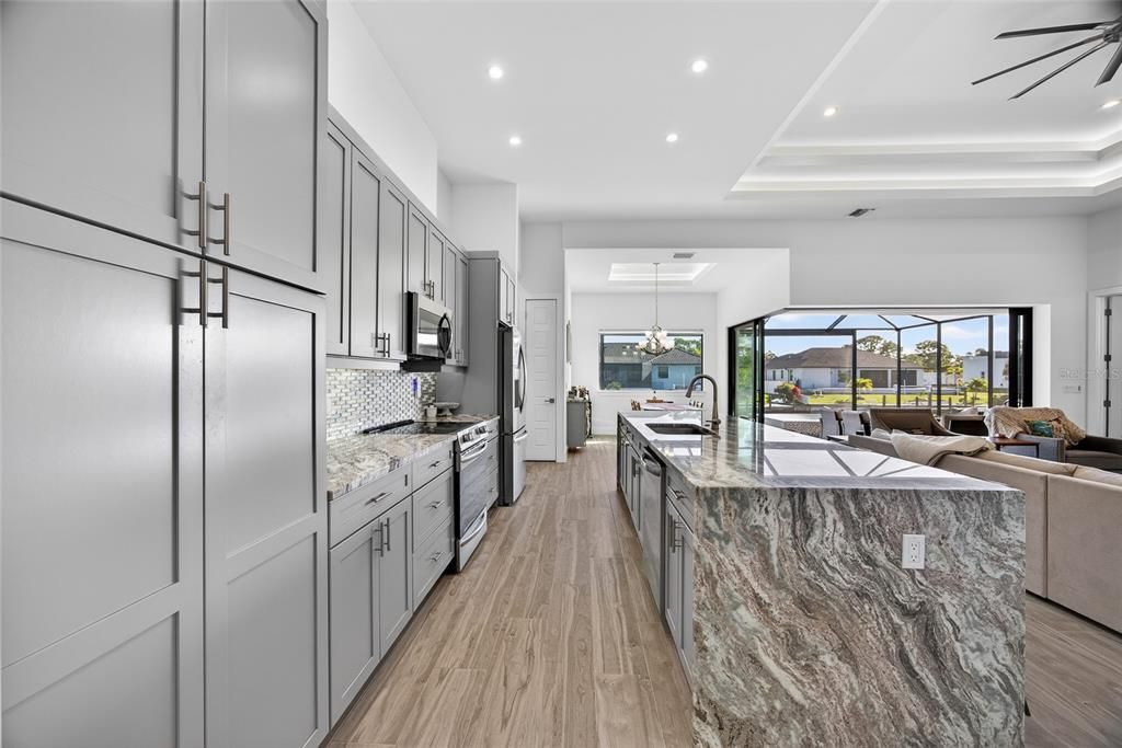 En Venta: $825,000 (3 camas, 2 baños, 2178 Pies cuadrados)