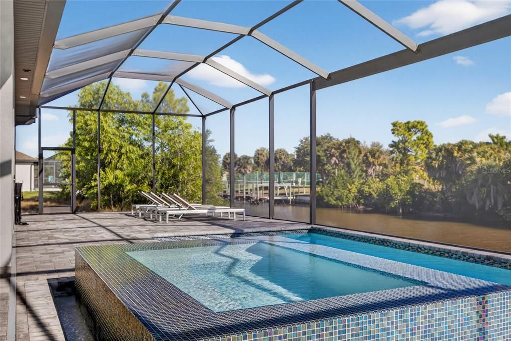 En Venta: $825,000 (3 camas, 2 baños, 2178 Pies cuadrados)