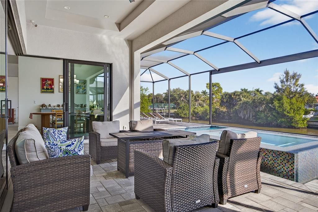 En Venta: $825,000 (3 camas, 2 baños, 2178 Pies cuadrados)