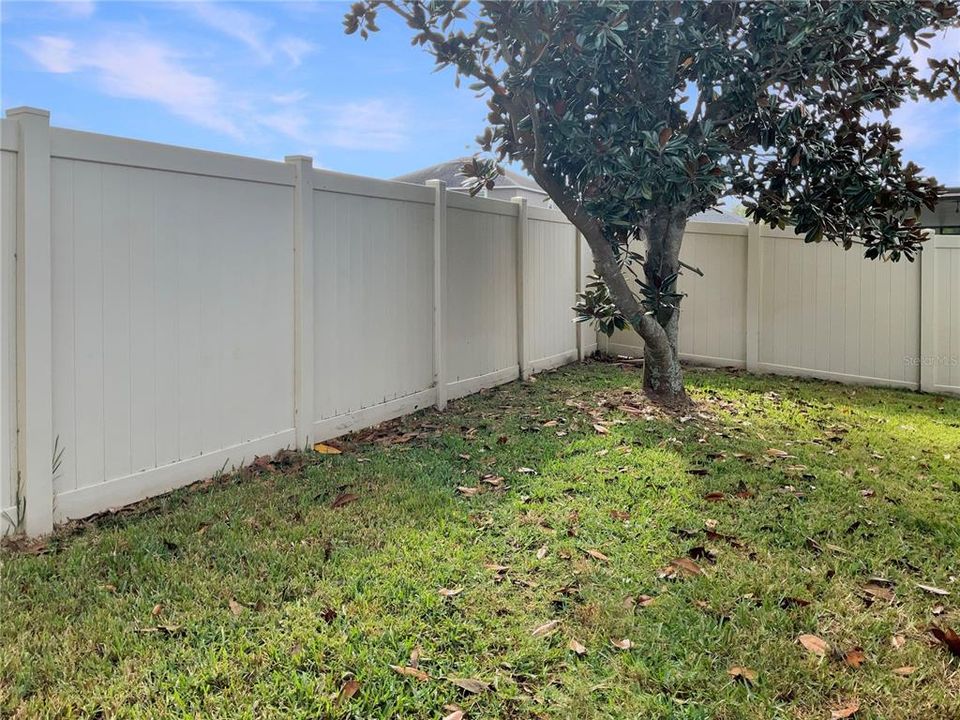 For Sale: $375,000 (4 beds, 3 baths, 1910 Square Feet)