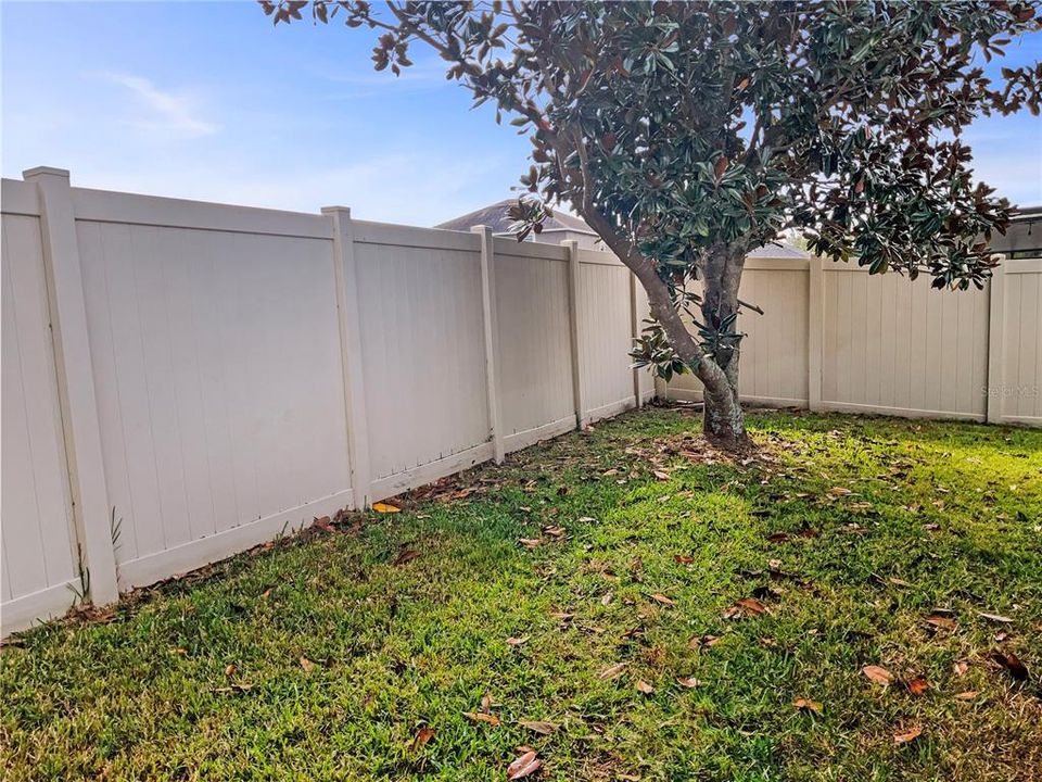 For Sale: $375,000 (4 beds, 3 baths, 1910 Square Feet)