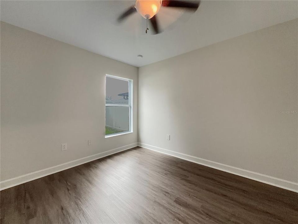 For Sale: $375,000 (4 beds, 3 baths, 1910 Square Feet)