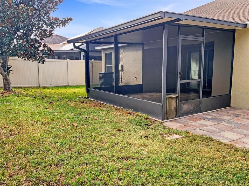 For Sale: $375,000 (4 beds, 3 baths, 1910 Square Feet)