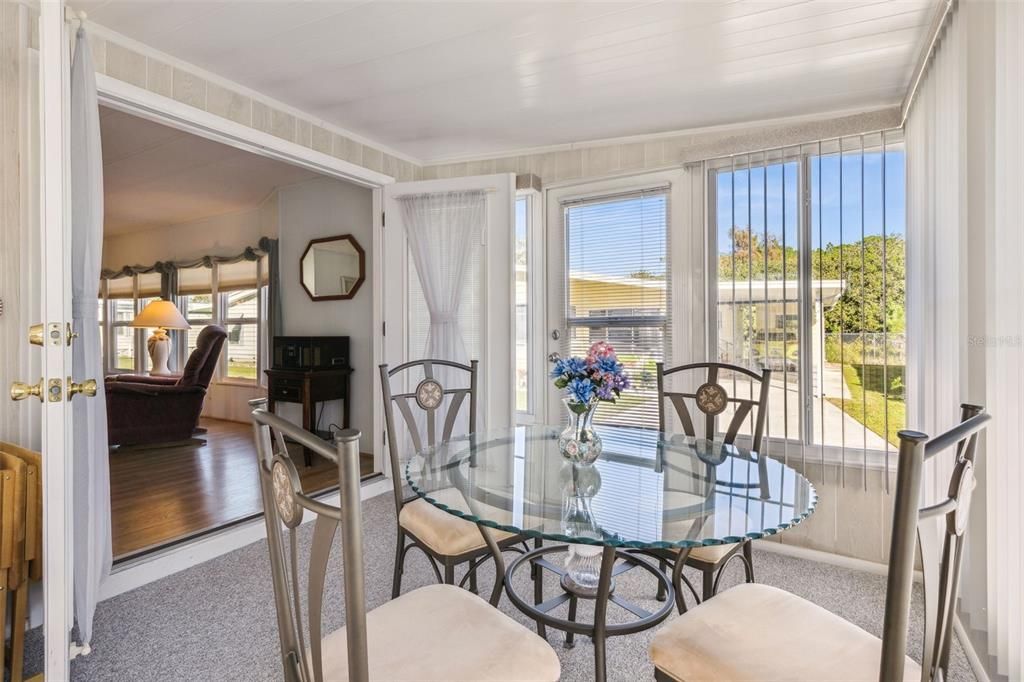 待售: $125,000 (2 贝兹, 2 浴室, 1168 平方英尺)