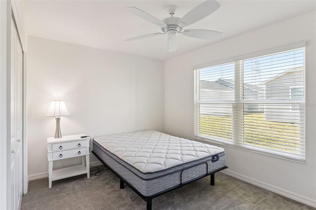 На продажу: $349,900 (3 спален, 2 ванн, 1361 Квадратных фут)