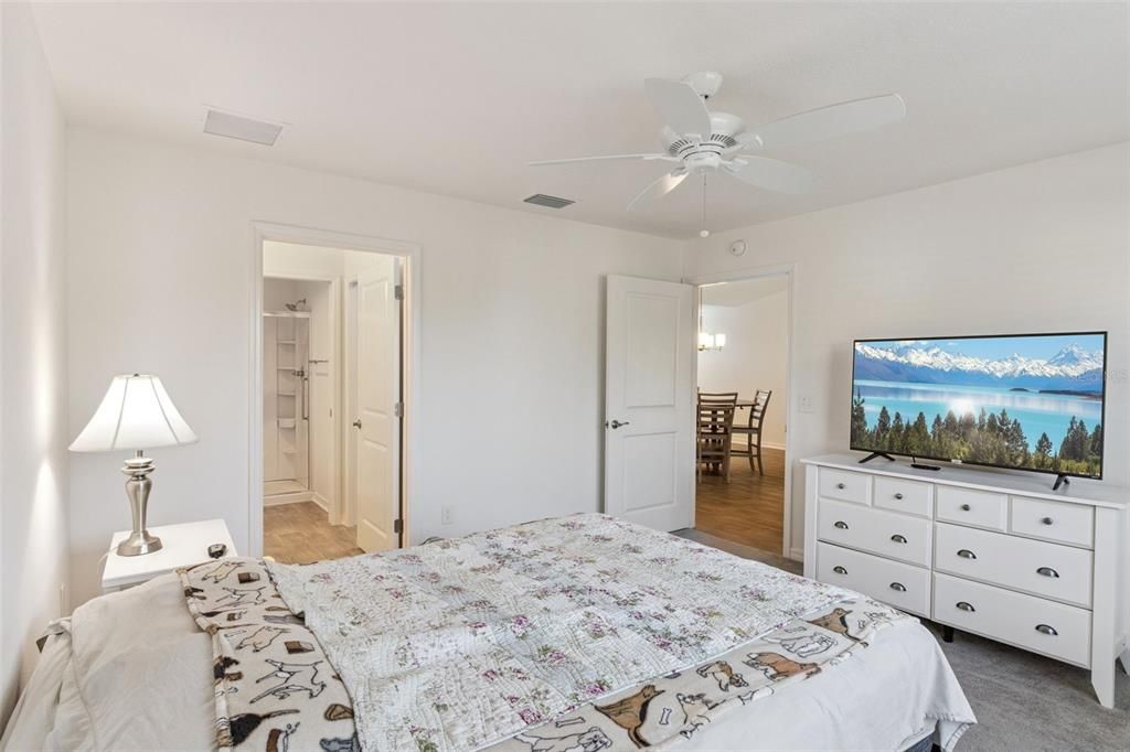 На продажу: $349,900 (3 спален, 2 ванн, 1361 Квадратных фут)