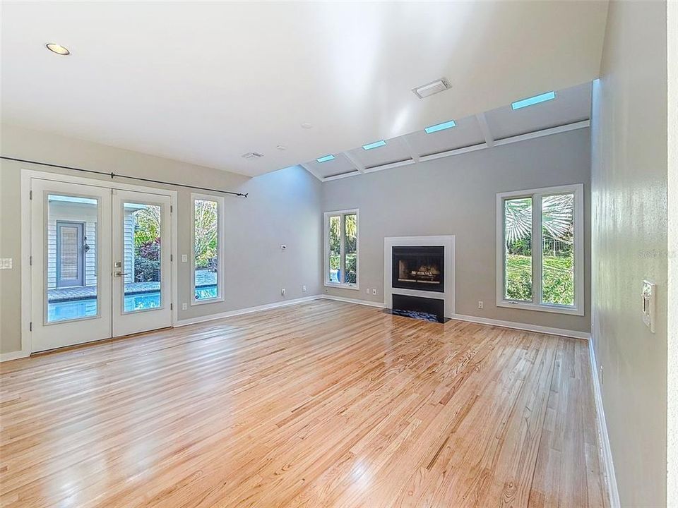 For Rent: $6,200 (4 beds, 3 baths, 3091 Square Feet)