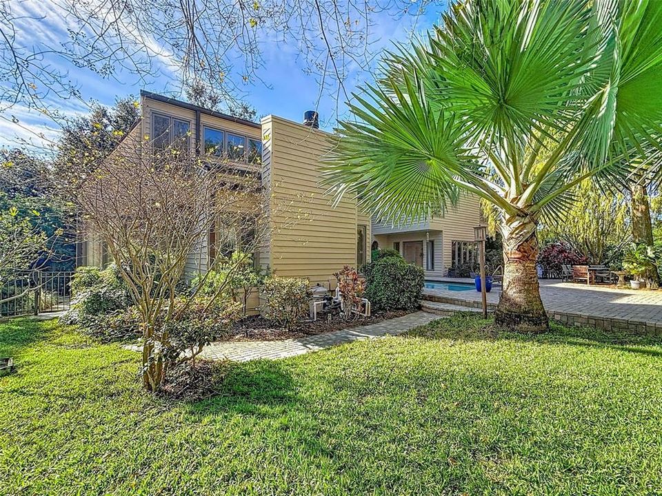 For Rent: $6,200 (4 beds, 3 baths, 3091 Square Feet)