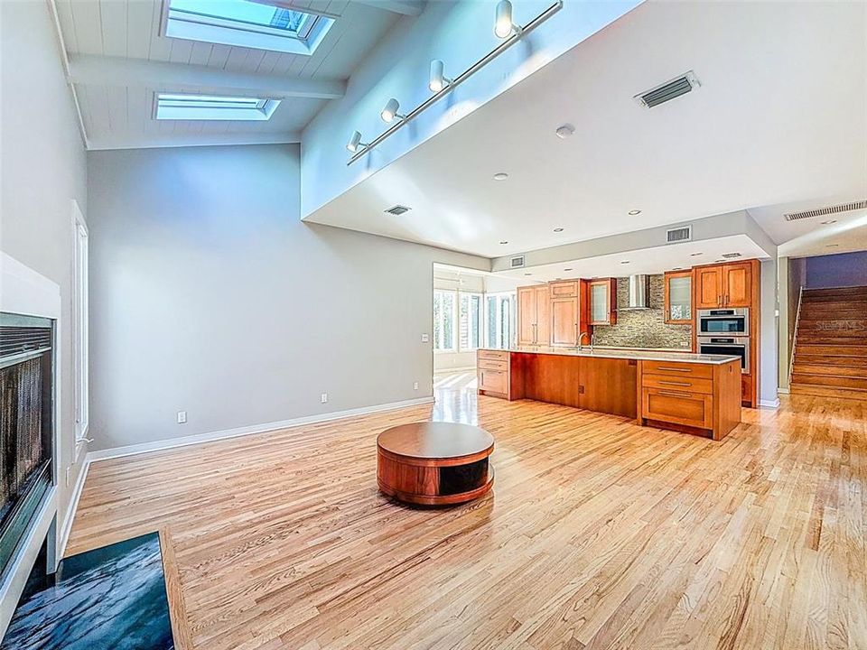 For Rent: $6,200 (4 beds, 3 baths, 3091 Square Feet)