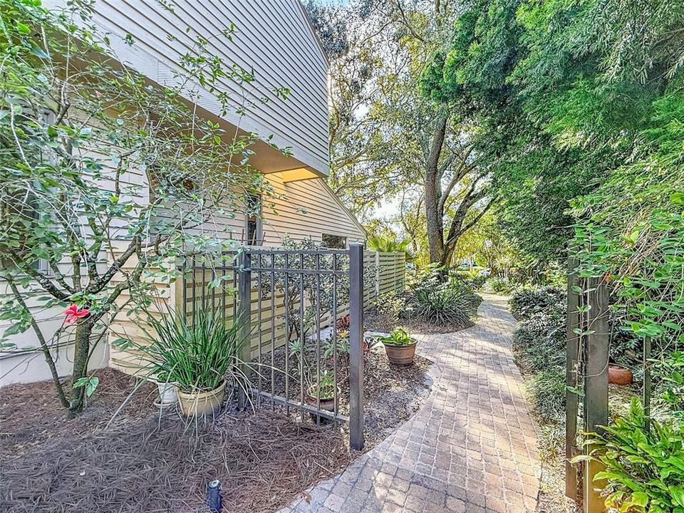 For Rent: $6,200 (4 beds, 3 baths, 3091 Square Feet)