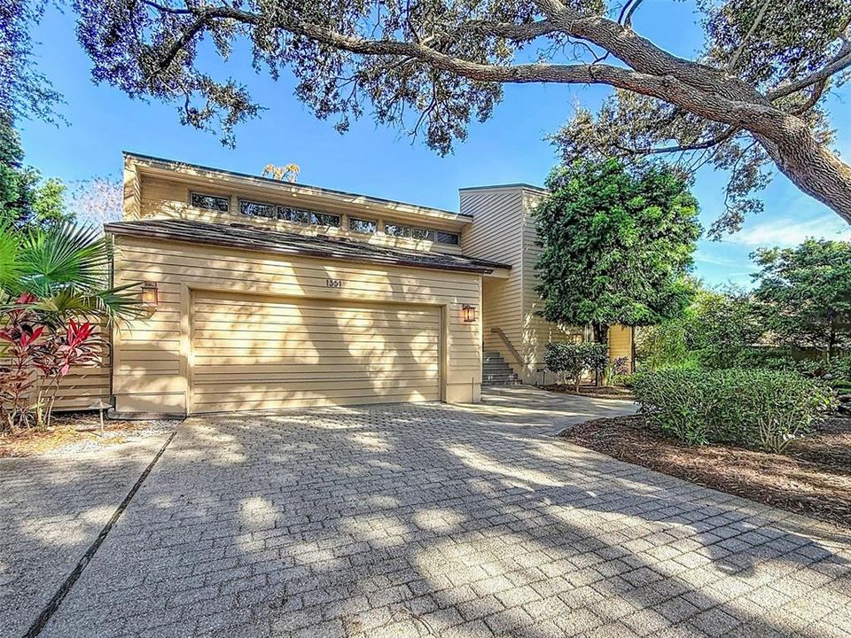 For Rent: $6,200 (4 beds, 3 baths, 3091 Square Feet)