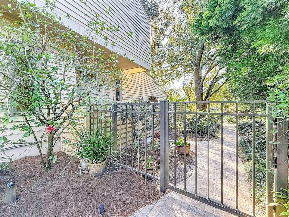 For Rent: $6,200 (4 beds, 3 baths, 3091 Square Feet)