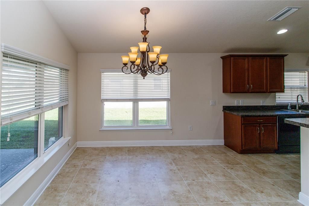 待售: $340,000 (3 贝兹, 2 浴室, 1951 平方英尺)