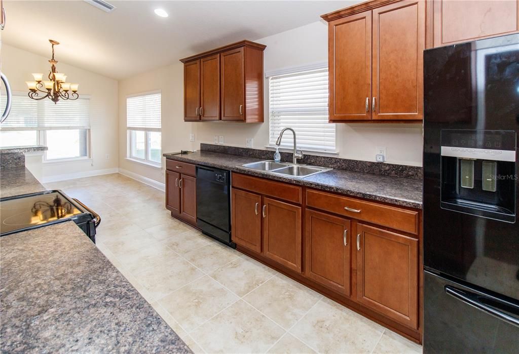 待售: $340,000 (3 贝兹, 2 浴室, 1951 平方英尺)