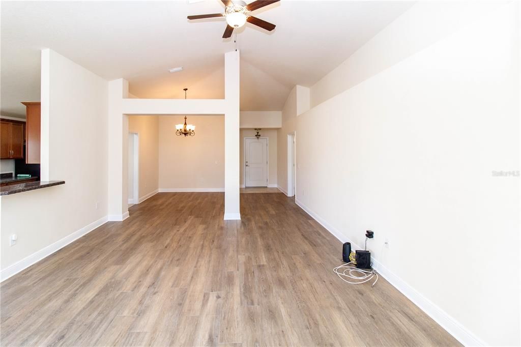 待售: $340,000 (3 贝兹, 2 浴室, 1951 平方英尺)