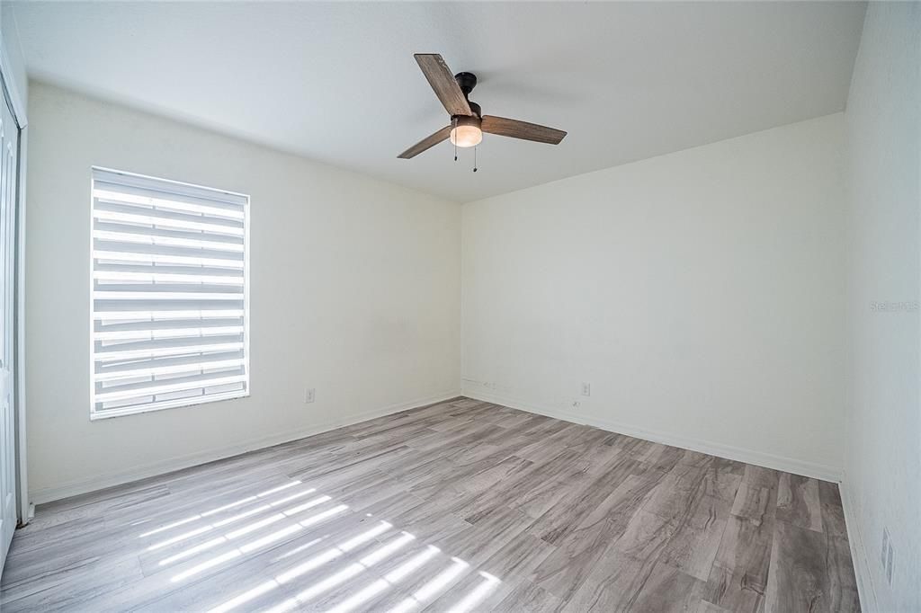 En Venta: $295,000 (4 camas, 2 baños, 1715 Pies cuadrados)