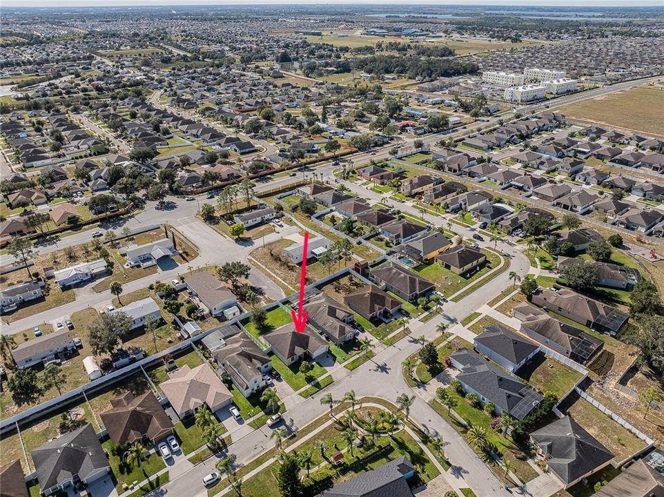 En Venta: $295,000 (4 camas, 2 baños, 1715 Pies cuadrados)