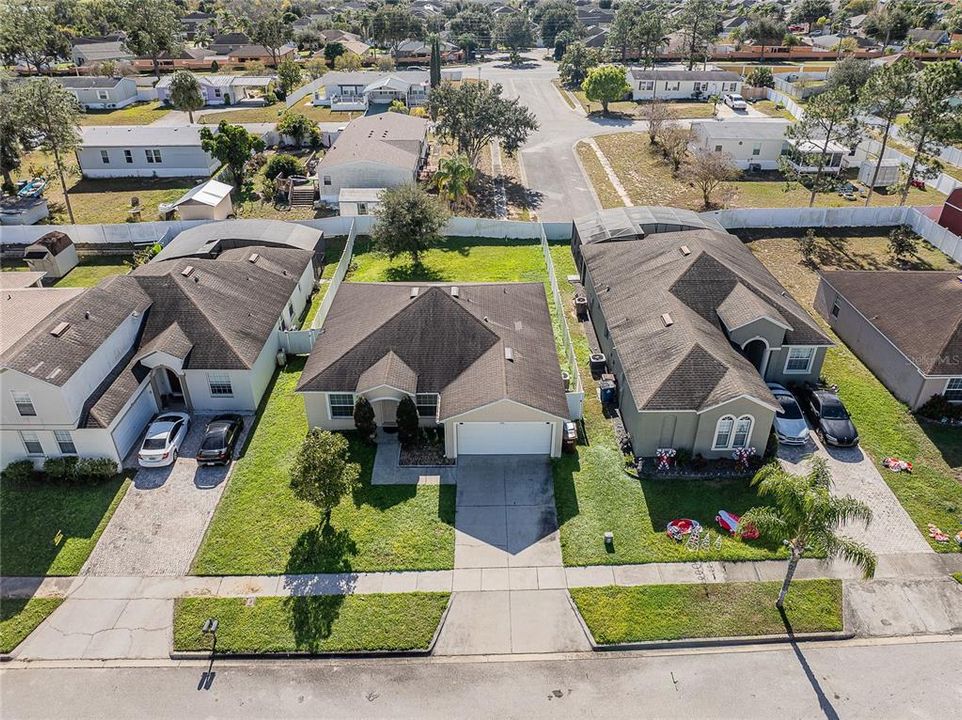 En Venta: $295,000 (4 camas, 2 baños, 1715 Pies cuadrados)