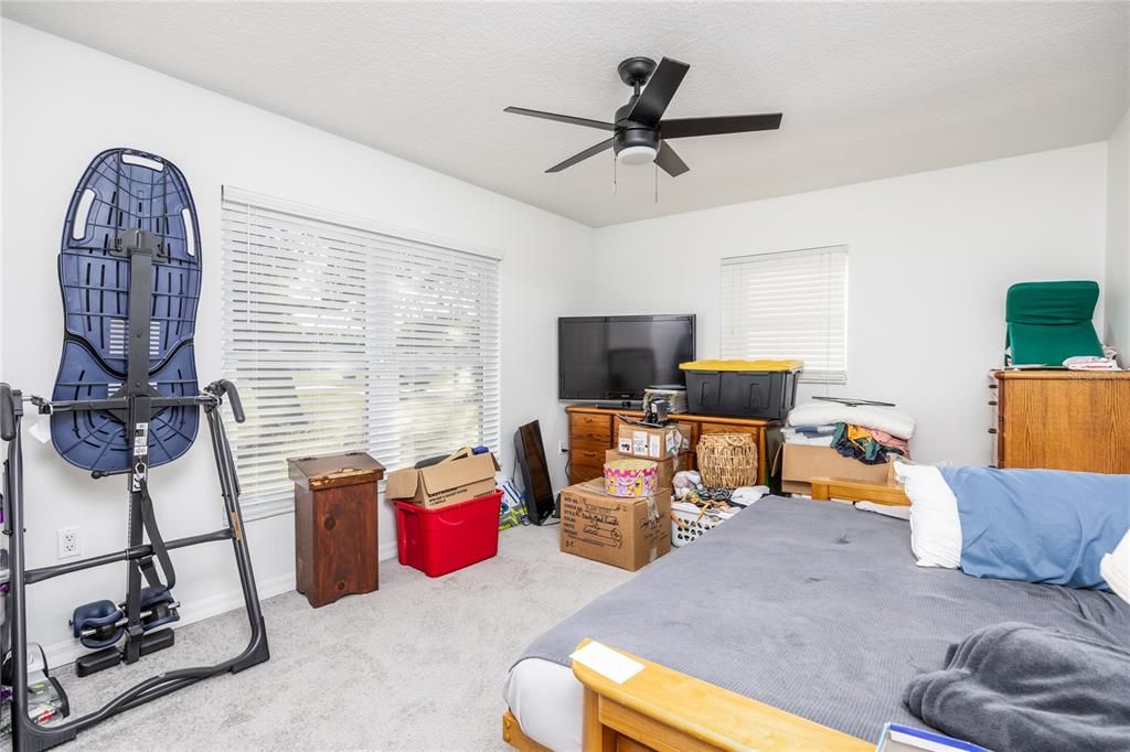 En Renta: $4,000 (4 camas, 2 baños, 2035 Pies cuadrados)