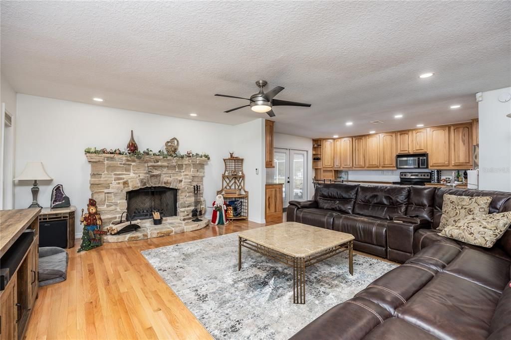 En Renta: $4,000 (4 camas, 2 baños, 2035 Pies cuadrados)