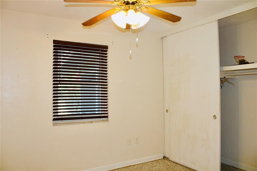 For Sale: $175,000 (2 beds, 1 baths, 897 Square Feet)
