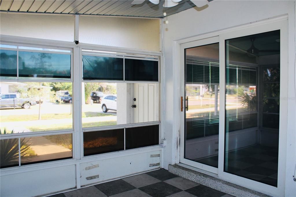 For Sale: $175,000 (2 beds, 1 baths, 897 Square Feet)