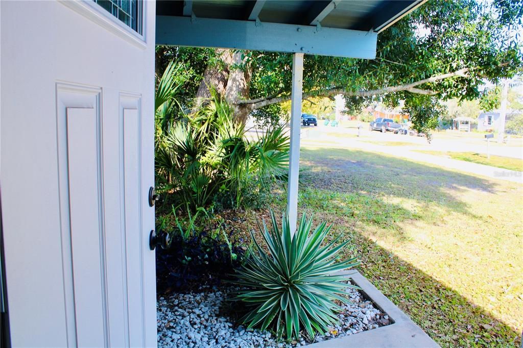 For Sale: $175,000 (2 beds, 1 baths, 897 Square Feet)