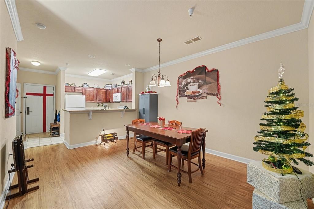 For Sale: $175,000 (2 beds, 2 baths, 1134 Square Feet)