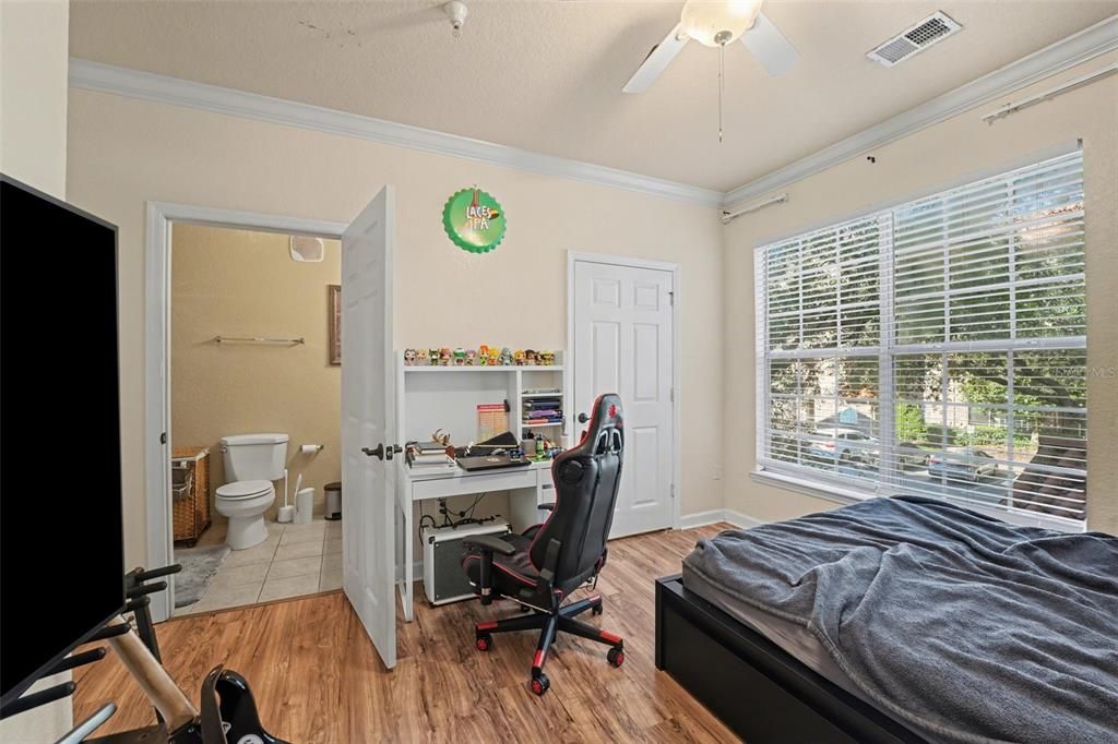 For Sale: $175,000 (2 beds, 2 baths, 1134 Square Feet)