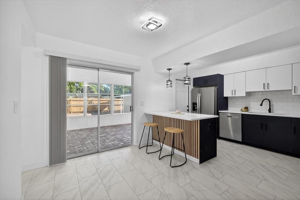 На продажу: $359,900 (3 спален, 2 ванн, 1092 Квадратных фут)